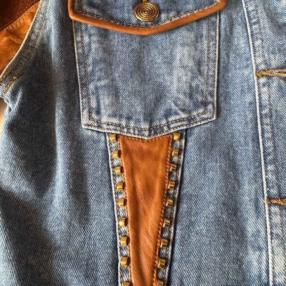 Cache Y2K Leopard Jean Jacket
- Suede Leather Denim - Women's Size Small NWT - Picture 5 of 13